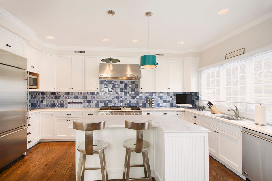 Great Southampton Village Home with Pool