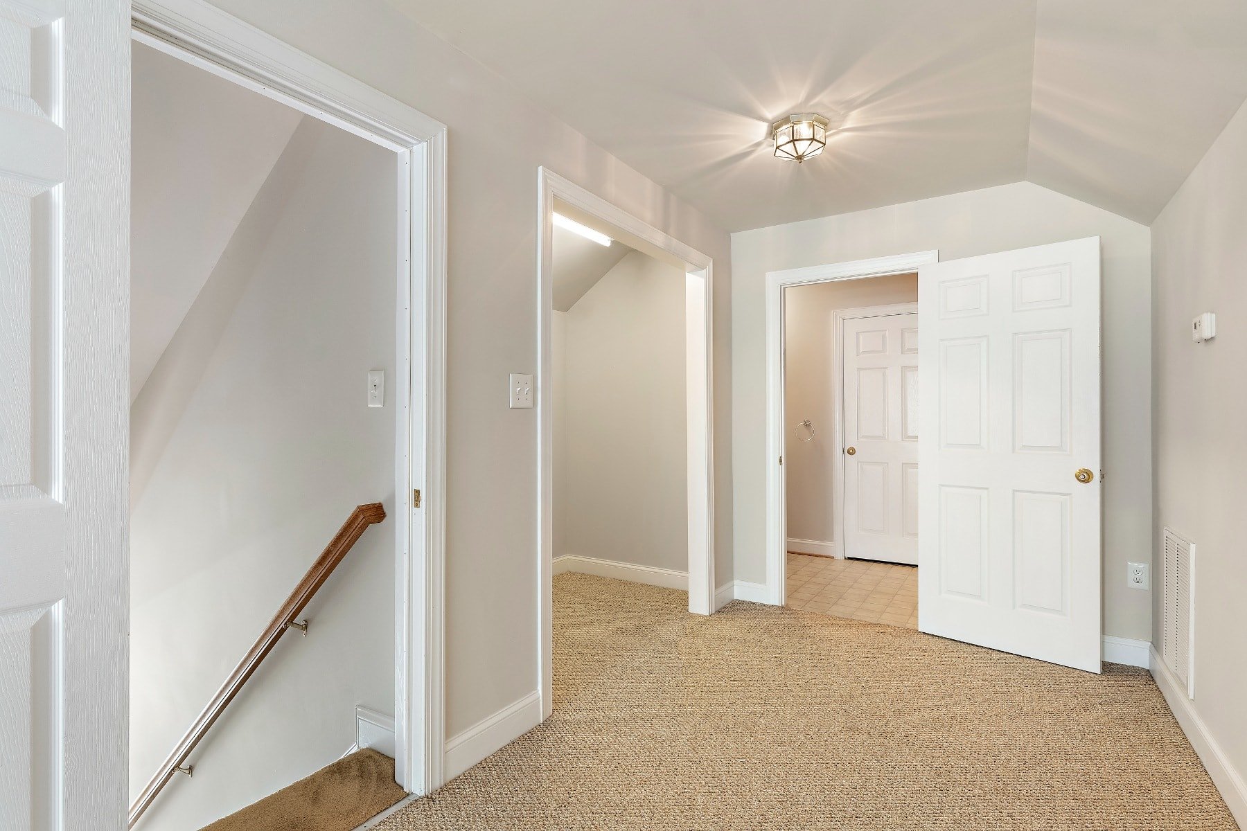 2907 Calcutt Drive