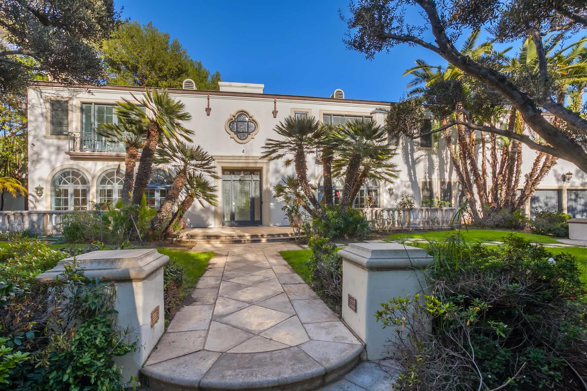 Re-imagine Your Dream Villa