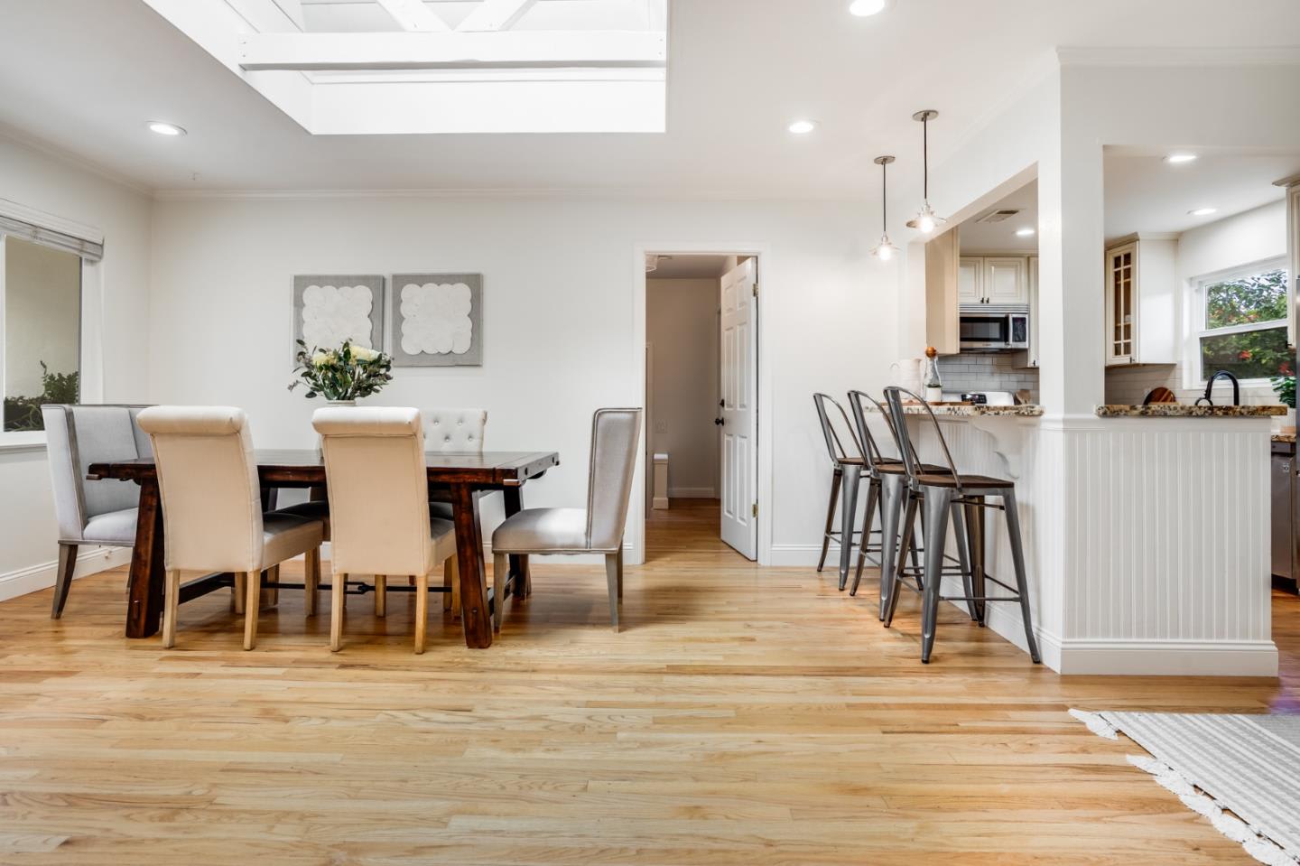 15720 Loma Vista Ave, Los Gatos, CA 95032-3637