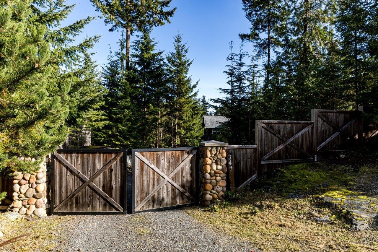 347 Salal Rd