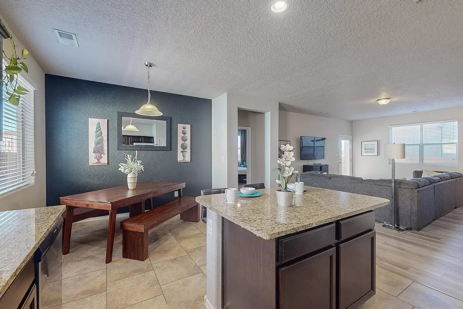 9312 Silver Mesa St NW