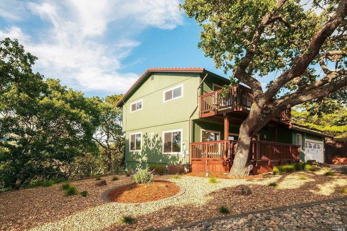 10 Christopher Ct