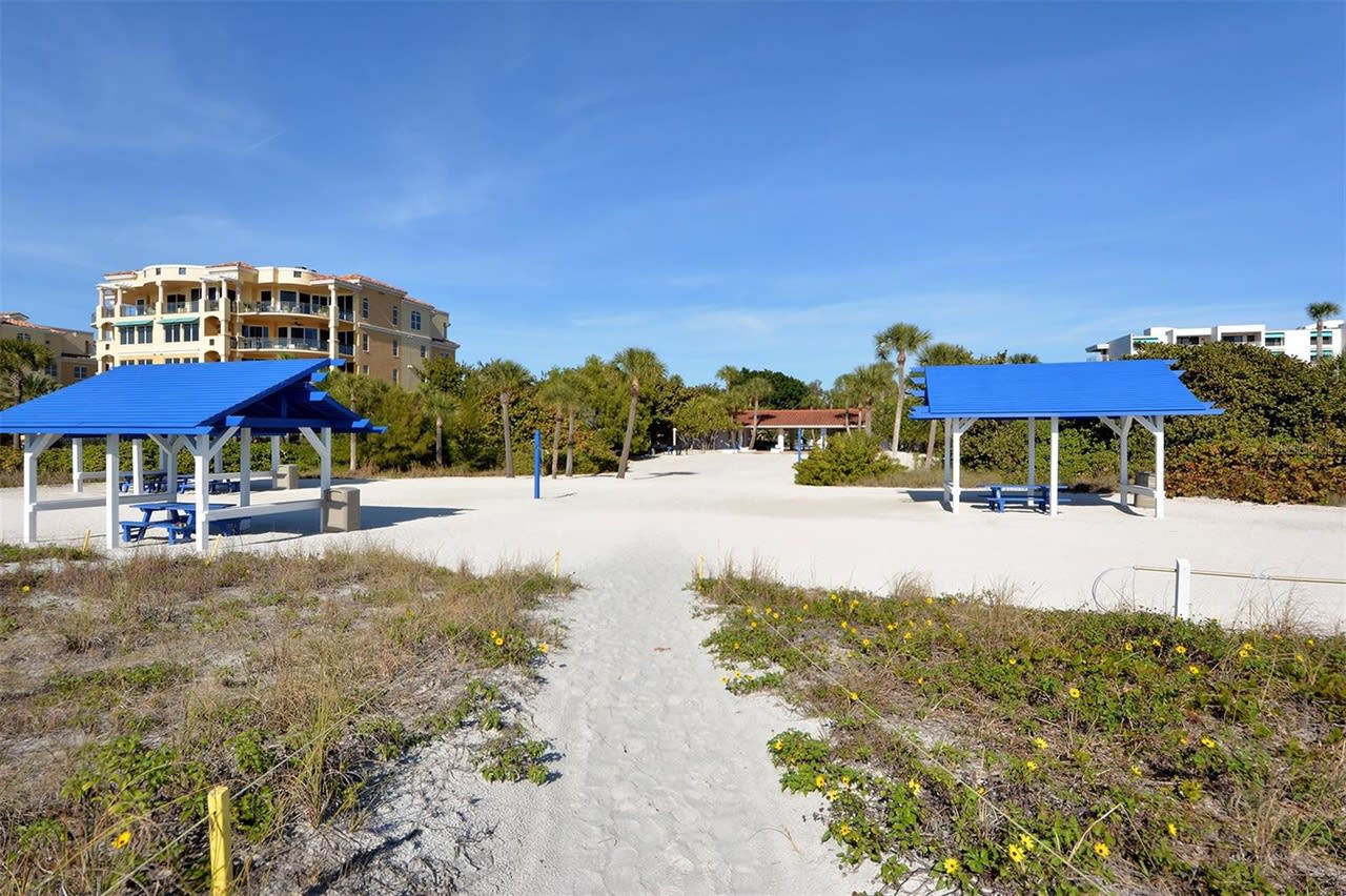 2120 Harbourside Dr, #657
