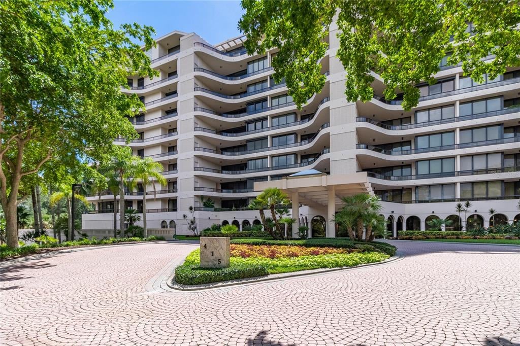 415 L Ambiance Dr, #C504