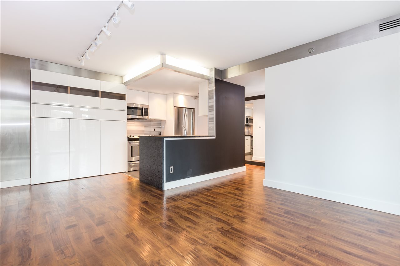 407-1050 Burrard St