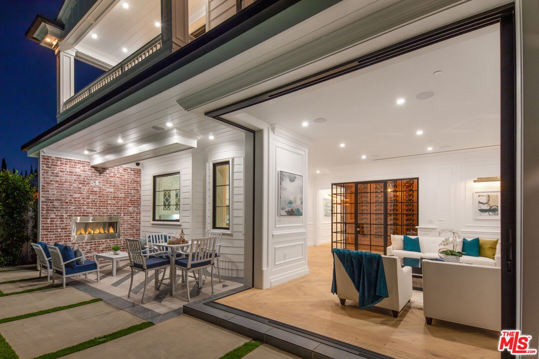 Oasis Sapphire