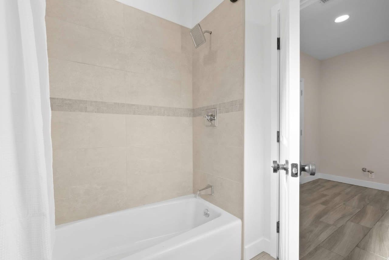 79 Catalpa Ln
