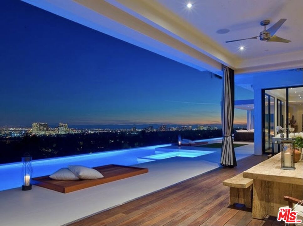 Cascade Opulent