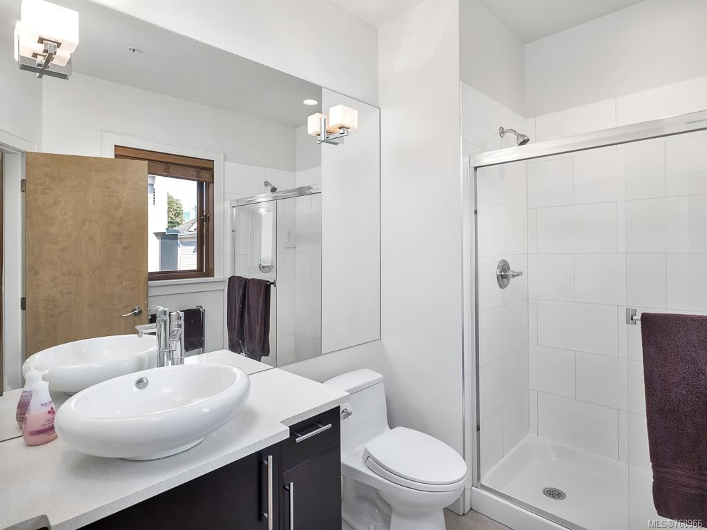 8-440 Parry St