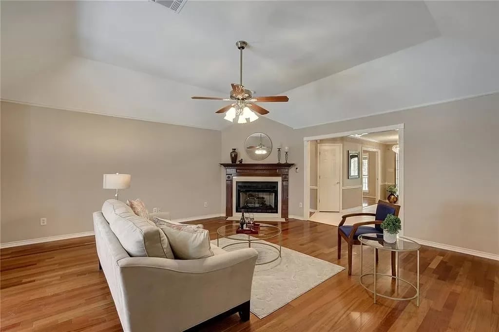 200 Garrett St