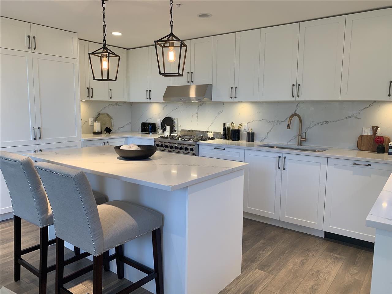 451 W 63rd Ave