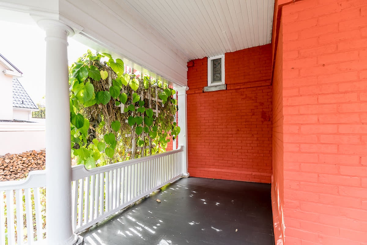 New Lisiting: 180 Lorne Ave