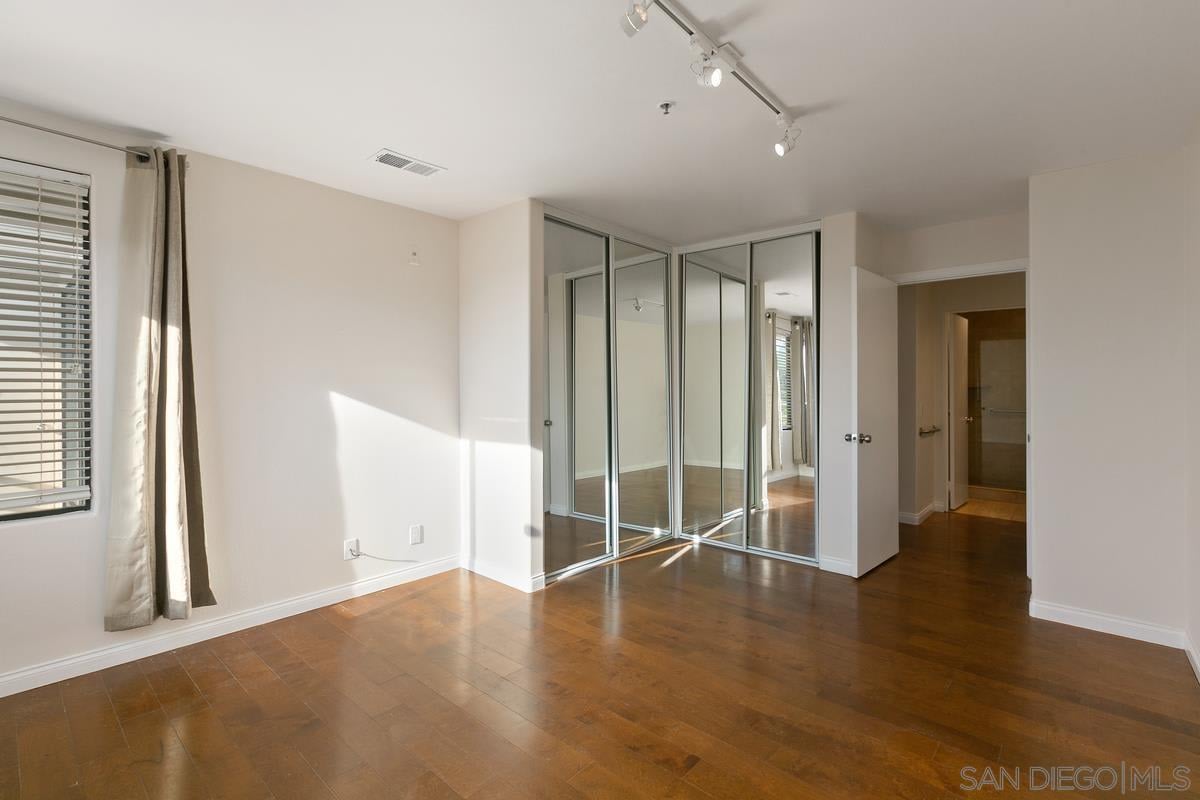 5726 La Jolla Blvd #206