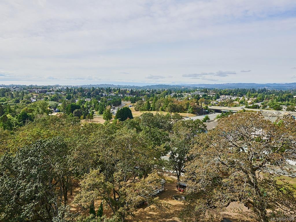 703-4011 Rainbow Hill Lane, Saanich