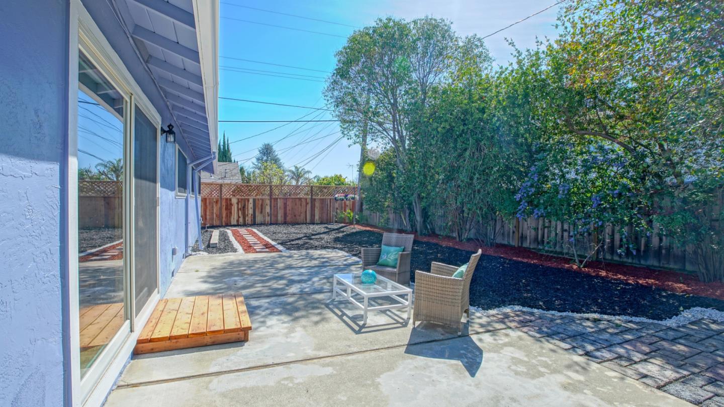 West Rincon Avenue, Campbell