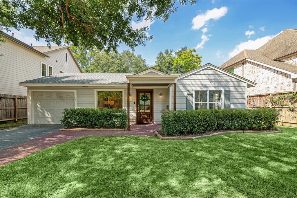 1706 Lamonte Ln