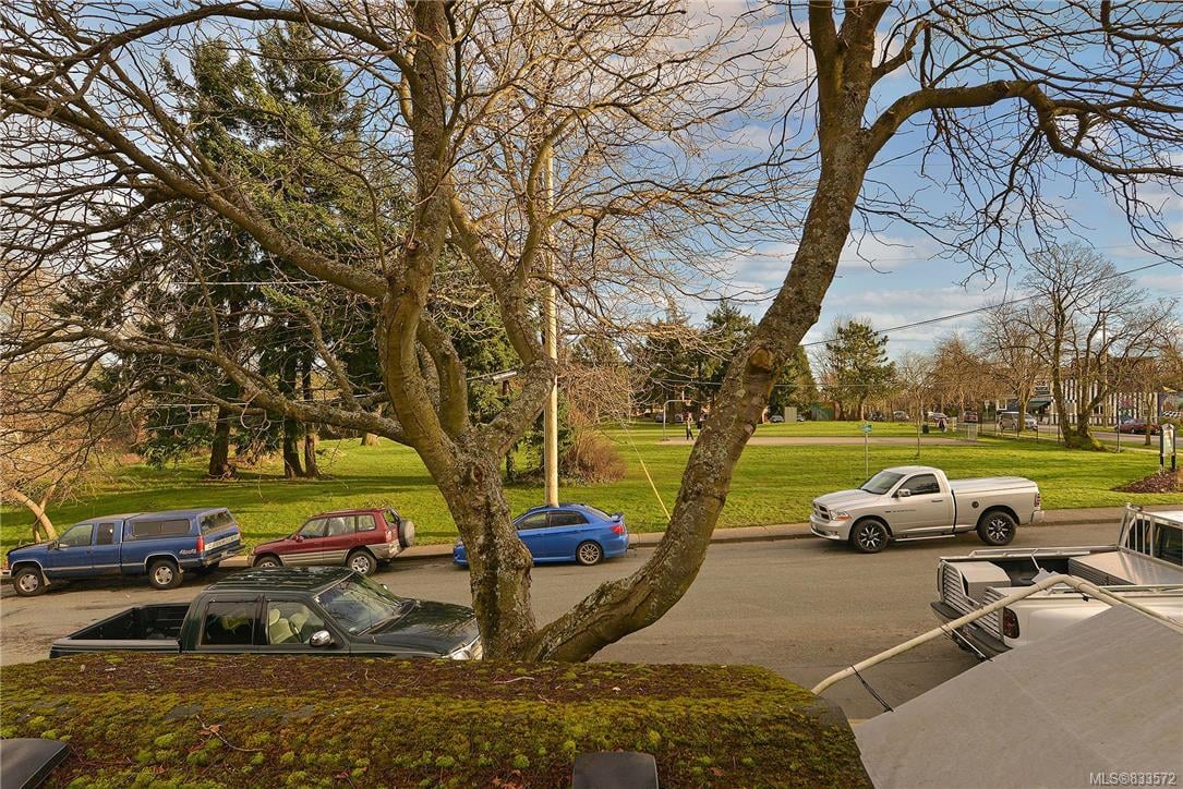 653 / 655 Craigflower Rd