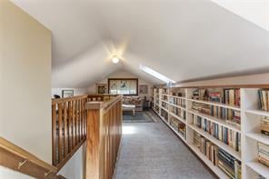 1636 Hollywood Cres