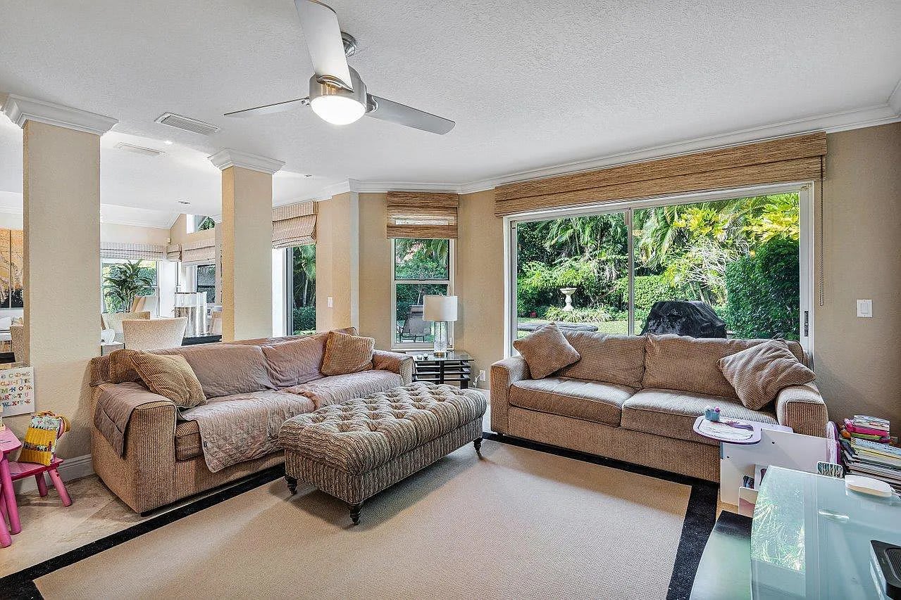 2075 NW 52nd St