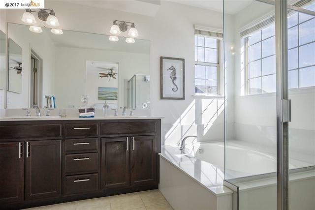 6230 Boulder Ln, Oakland, CA 94605