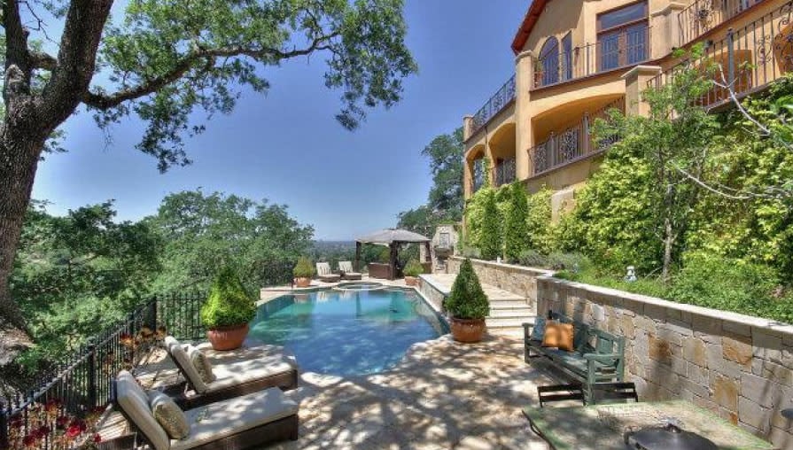 7233 Glenview Drive