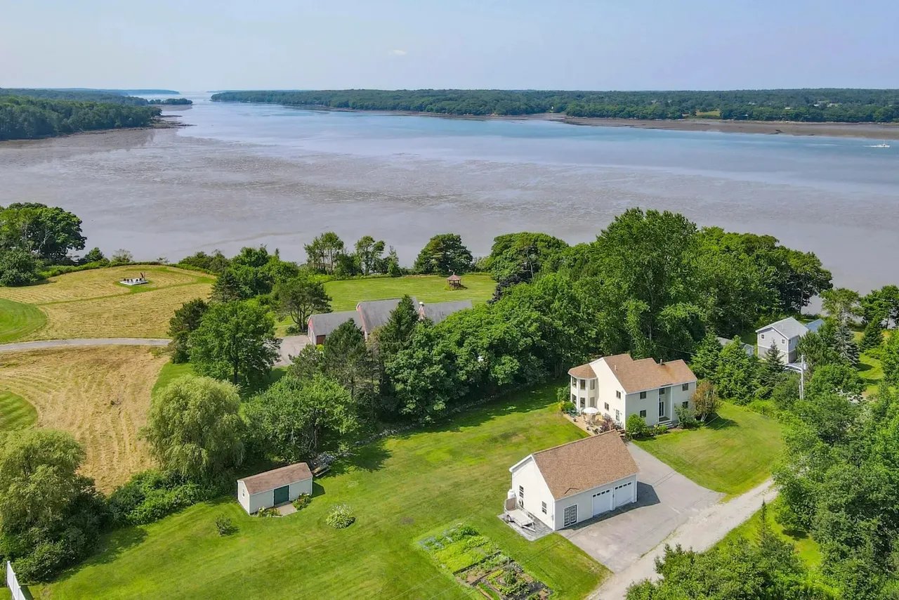 New Listing! 76 Donahue Drive, South Thomaston, ME 04858 – $825,000