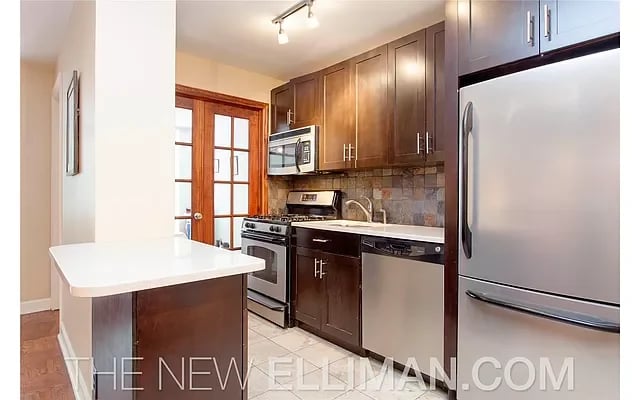 310 East 70th Street Unit: 2A