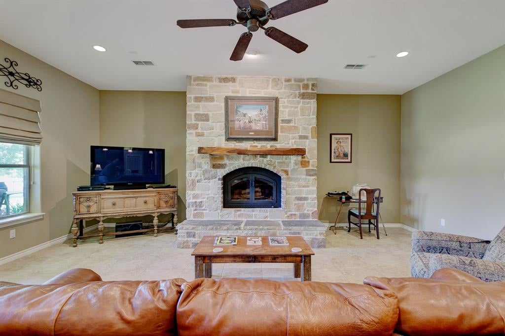 811 Barbara Ln