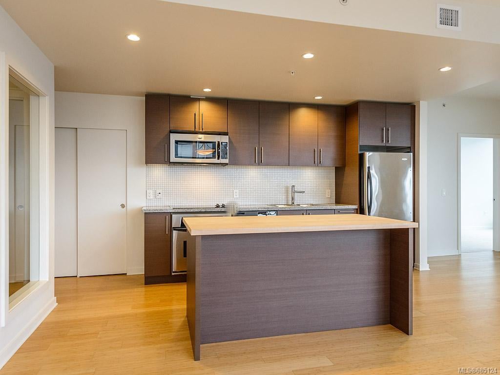 207-399 Tyee Rd