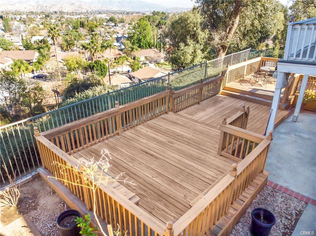 11930 Edgecliff Ave Sylmar, CA
