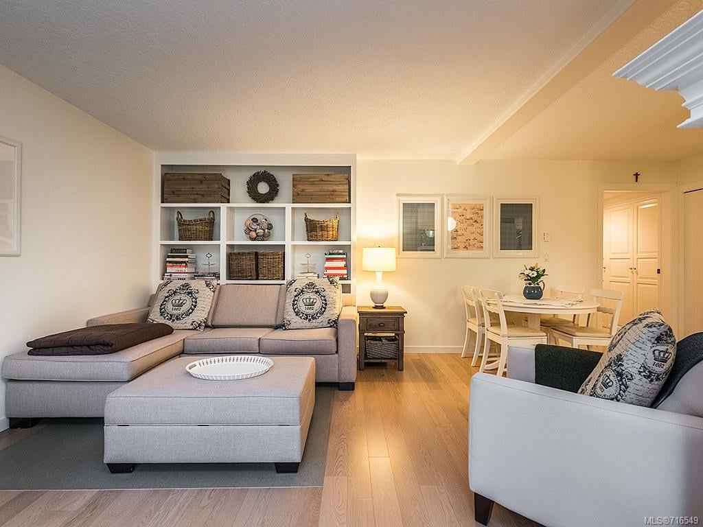 105-936 Fairfield Rd