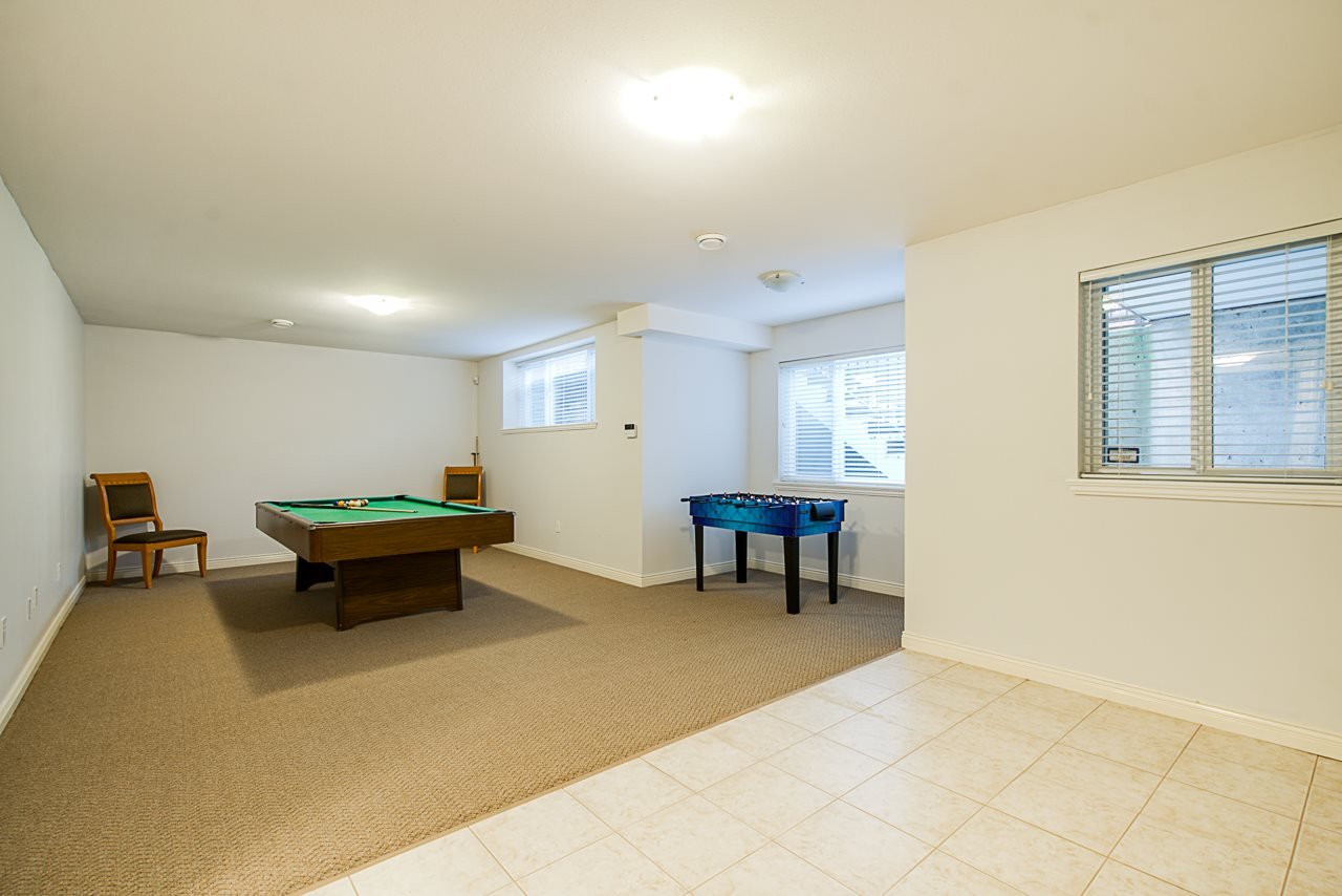 6056 164 St