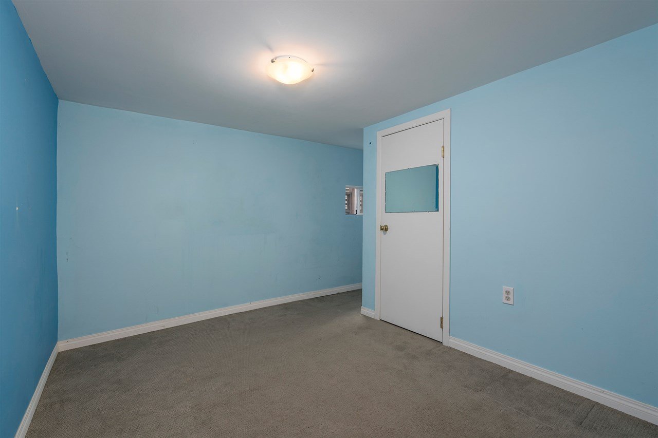 4278 John St