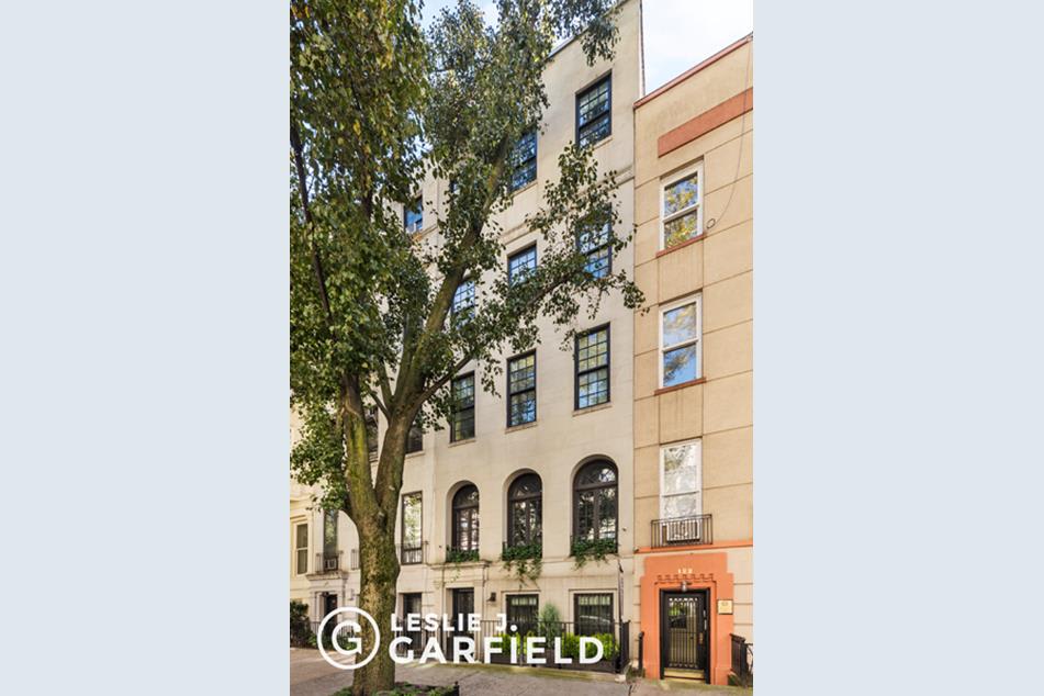 124 E 64th St