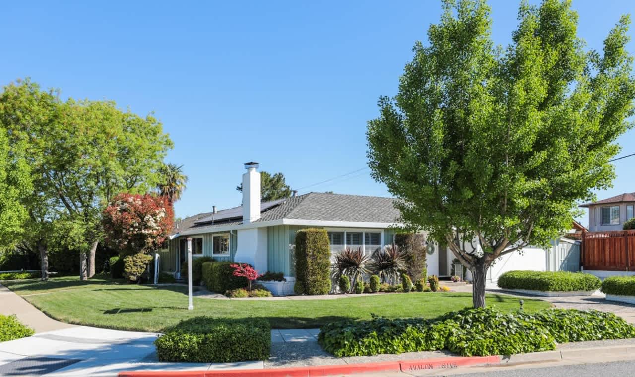 1211 Avalon Dr