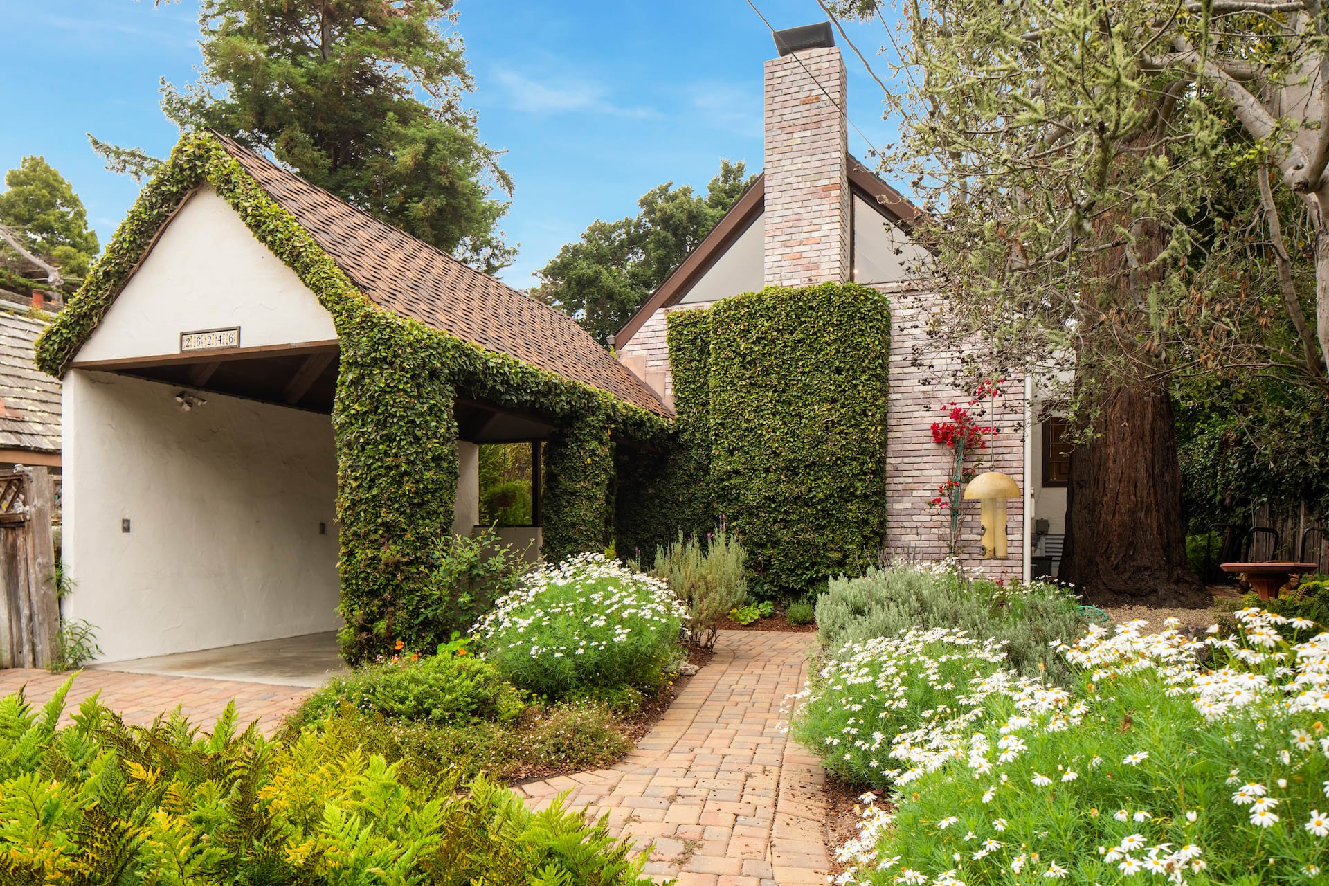 Charming Carmel Cottage - 26246 Carmelo