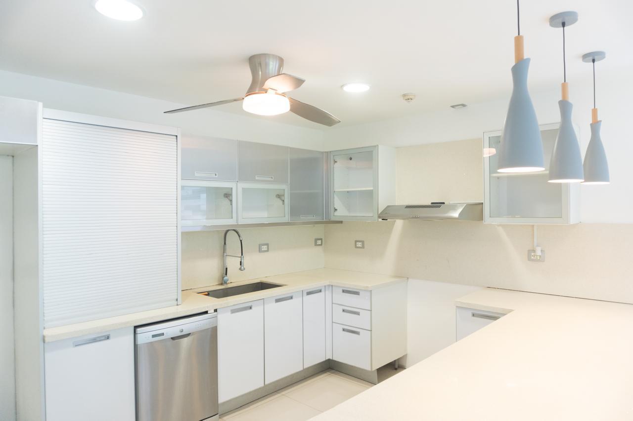 Contemporary Corner Gated Home, Santa Ana, San Jose