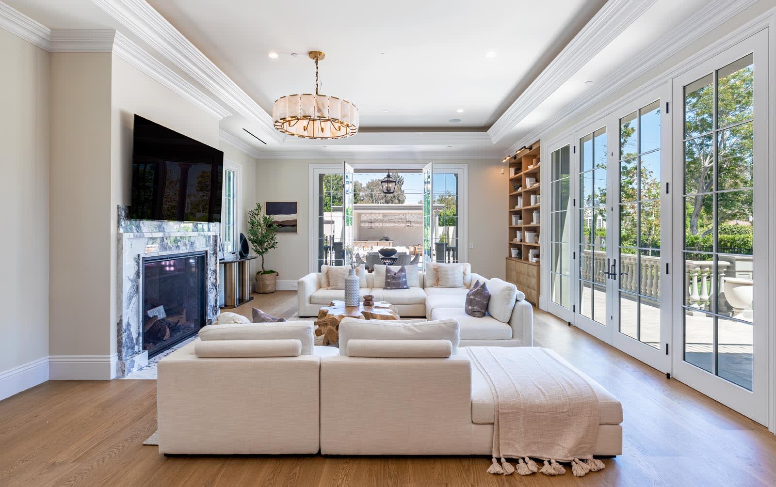 802 FOOTHILL ROAD