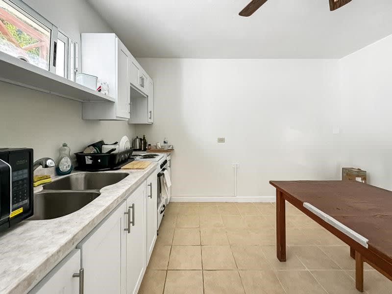 905 Lambert 204 1 Bedroom Condominium