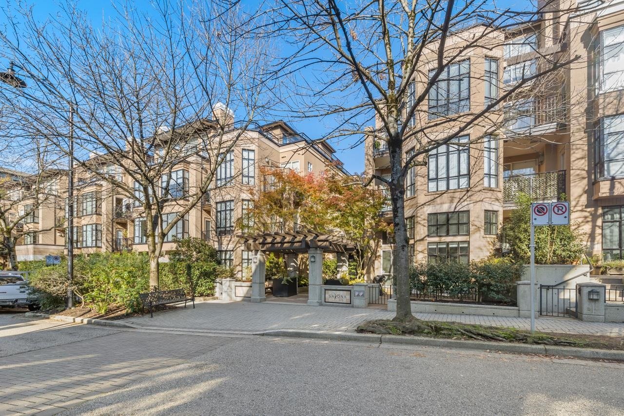 210-2175 Salal Dr
