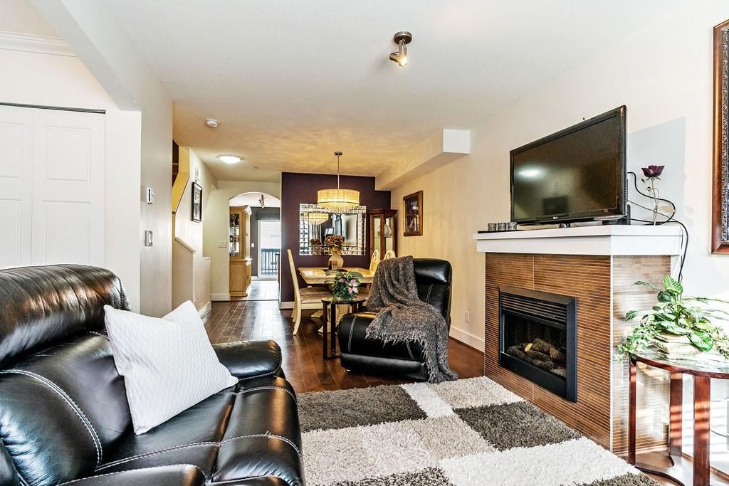 27-15833 26 Ave