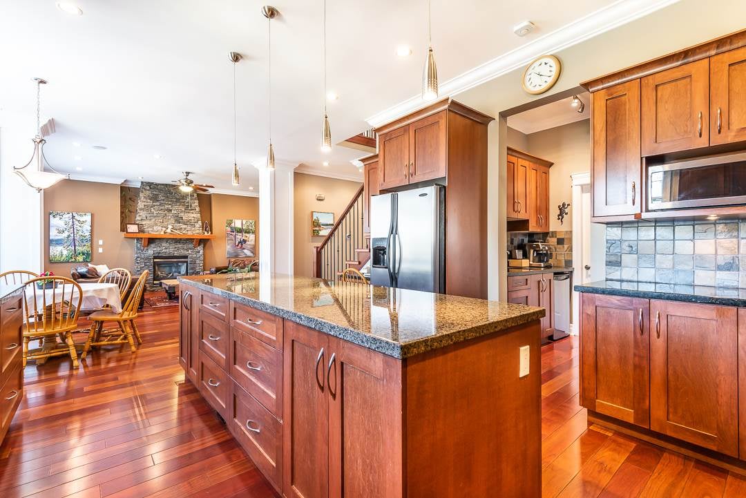 1069 Jay Cres