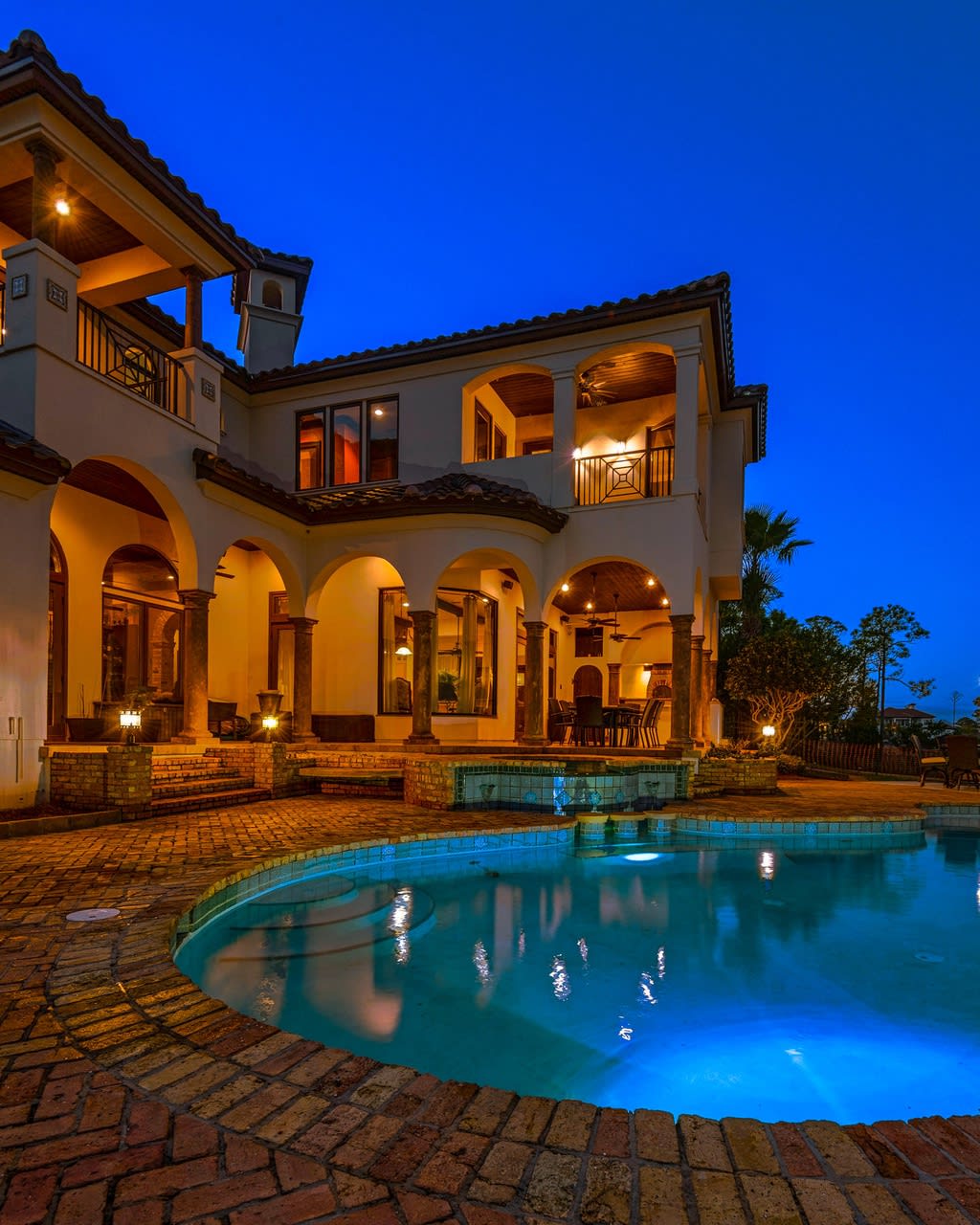 5236 Finisterre Drive