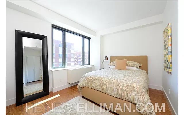 305 West 16th Street Unit: 4E