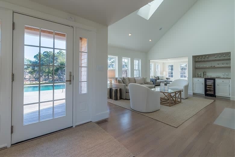 12 Pond View Dr