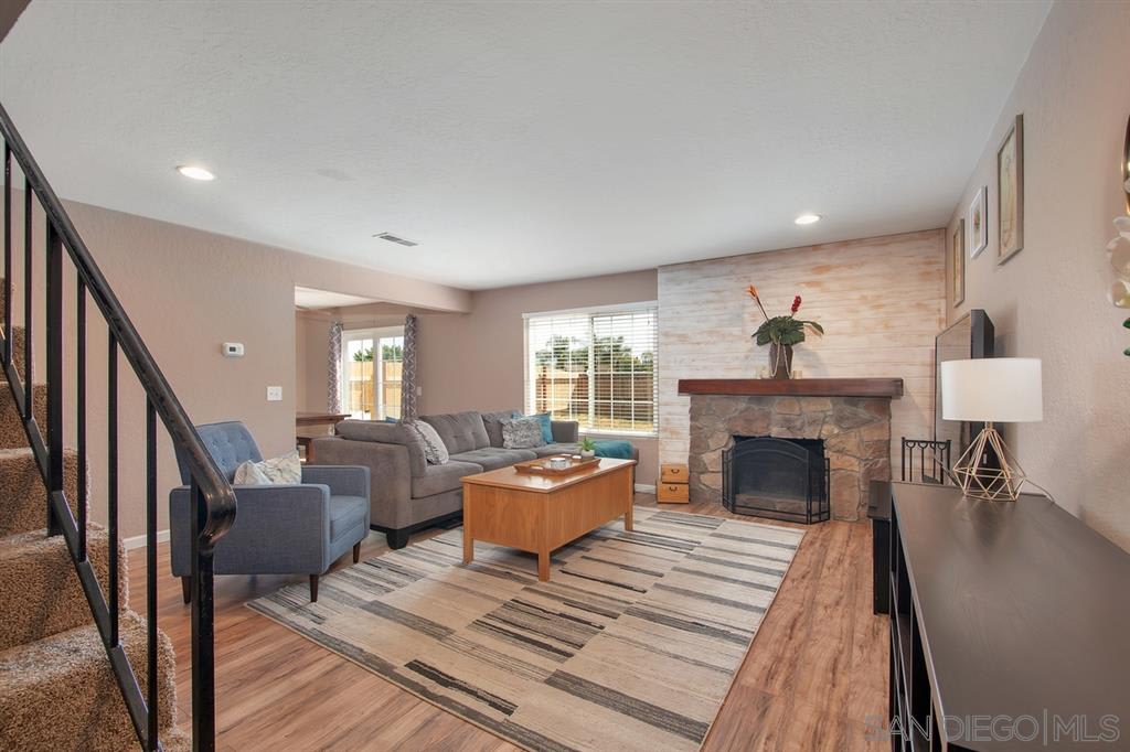 908 Amber Dr