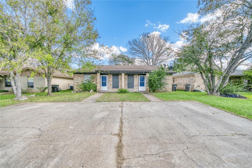3919 Olive St, #A&B