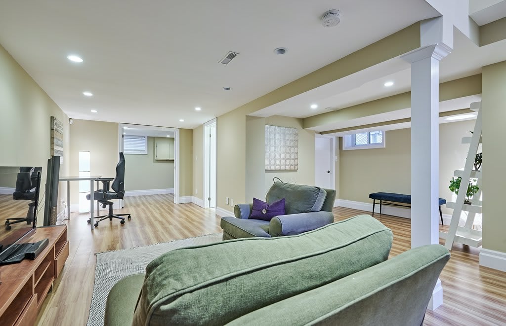 1160 Strathy Ave 