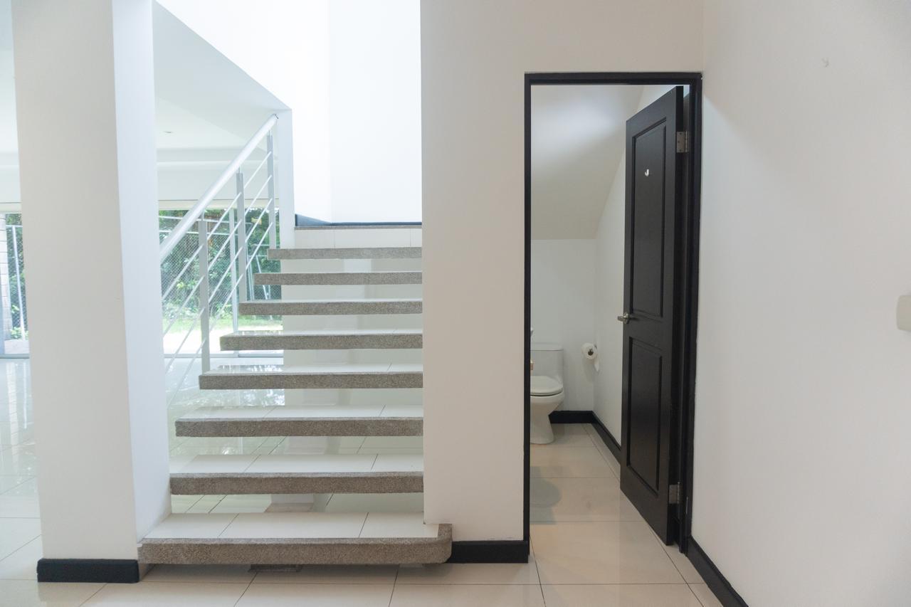 Contemporary Corner Gated Home, Santa Ana, San Jose